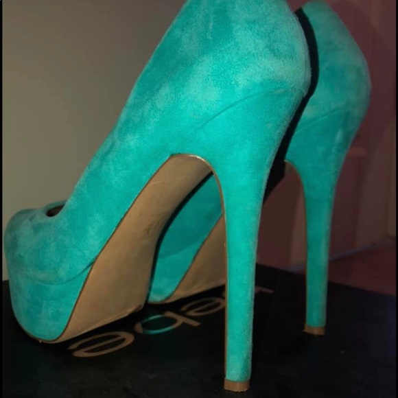 Blue suede high heel pumps - Picture 2 of 2